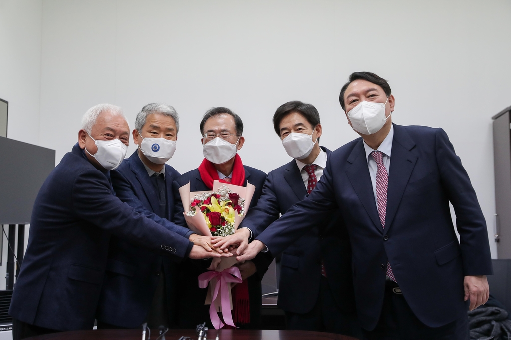 野 새시대위, 호남인사 첫 영입…윤석열 "국민통합 물줄기"