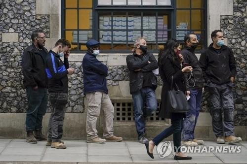 영국, 오미크론 확산에 '재택 채료' 확대