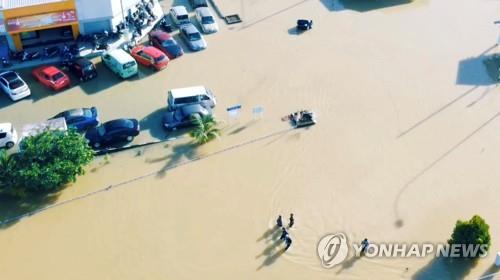 말레이 홍수 피해 속출…사망자 27명으로 늘어