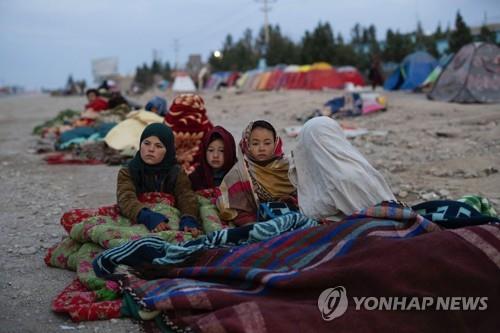 미, 굶주림·경제난 아프간에 인도적 지원 물꼬…유엔도 동참