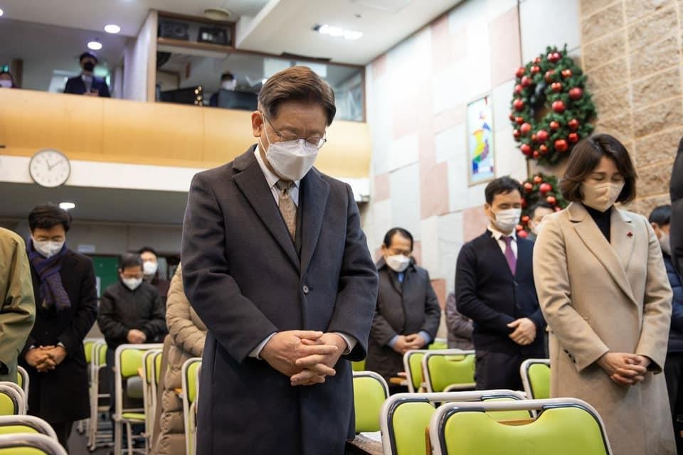 이재명, 성탄절 코로나 민생행보…"활기찬 사회로 복귀했으면"