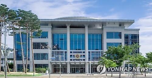 비리 연루 4년전 사퇴한 전북도의원 '불법 재취업' 드러나