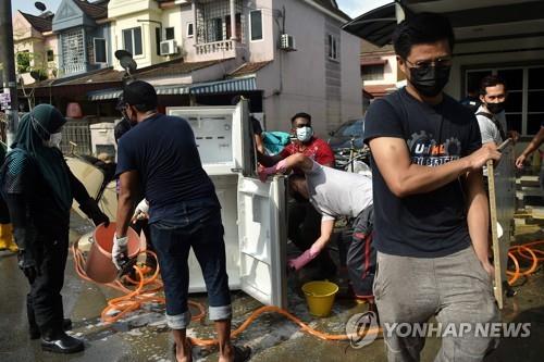 말레이시아 홍수 사망자 최소 48명…"지구 온난화 탓"