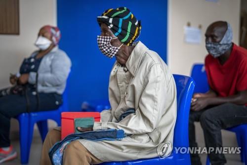 남아공 연구진 "오미크론 변이 감염이 델타 중화력도 키워"