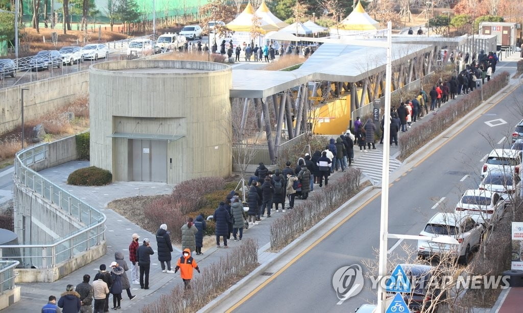 오후 9시까지 전국서 5천308명 확진…23일 6천명대 나올 듯