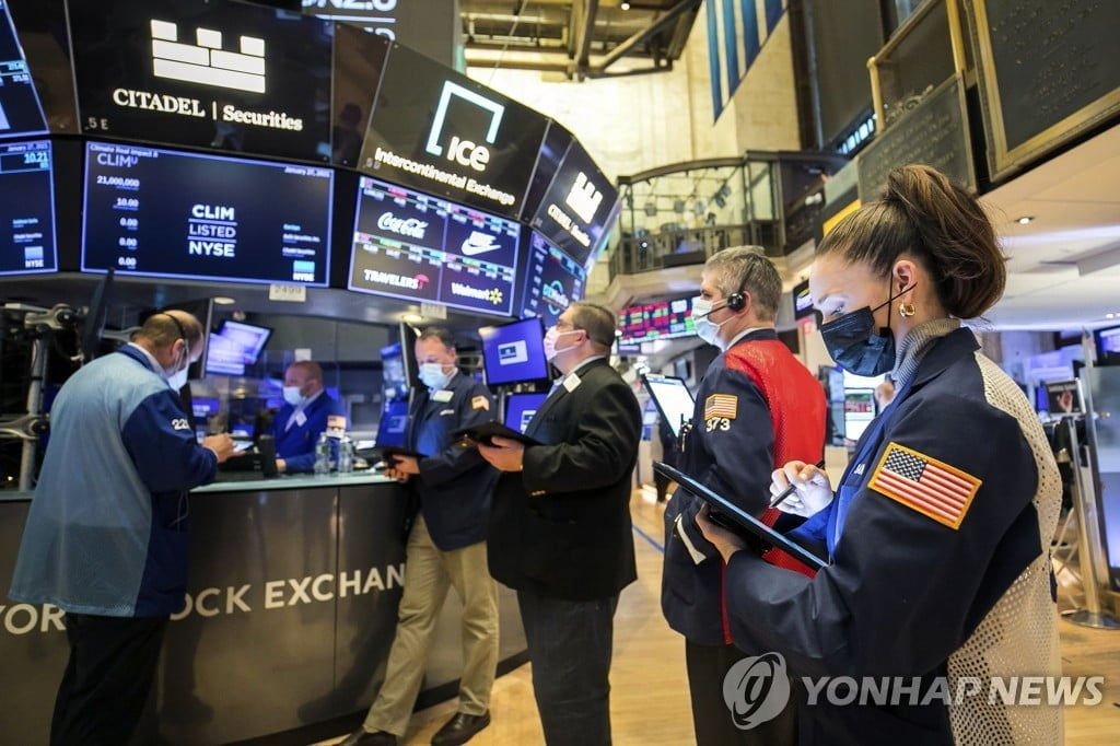 미국증시, '산타랠리' 기대 속 혼조…S&P500 또 최고