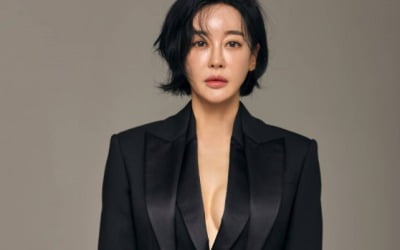 '48세' 김혜은, 가슴골 파격 노출 "44-55 사이즈" [TEN★]