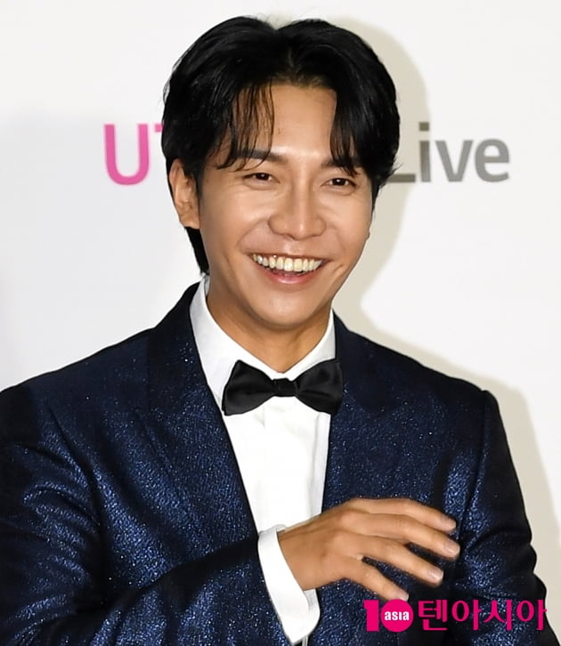 [TEN 포토] 이승기 '빵터져도 멋짐'