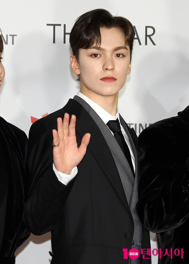 [TEN 포토] 세븐틴 버논 '돋보이는 이목구비'