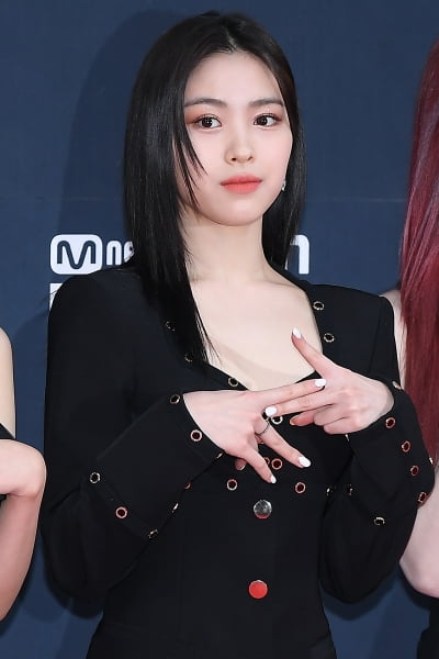 [TEN 포토] 있지 류진 '고혹적인 비주얼'