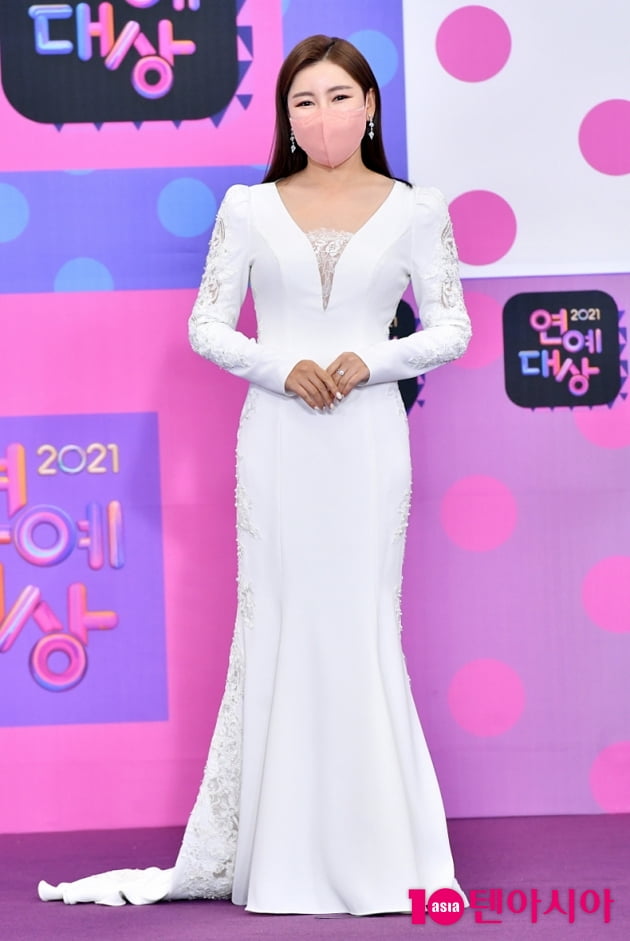 [TEN 포토] 송가인 '순백의 드레스 자태'(2021 KBS 연예대상)