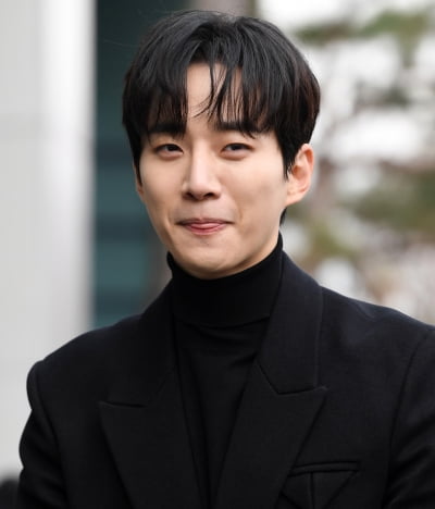 [TEN 포토] 이준호 '당황해서 혀 빼꼼'