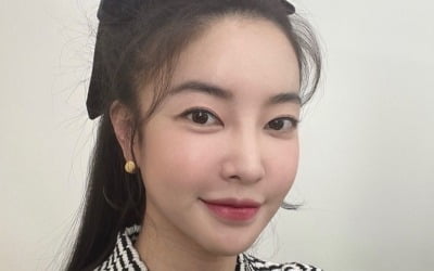 '새댁' 김윤지, ♥최우성과 결혼 후 미모가 폈네…리본 2개나 달고 '러블리' [TEN★]