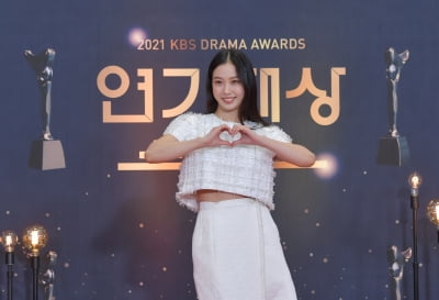 [TEN 포토] 고민시 '레드카펫 밝히는 미소' (KBS 연기대상)