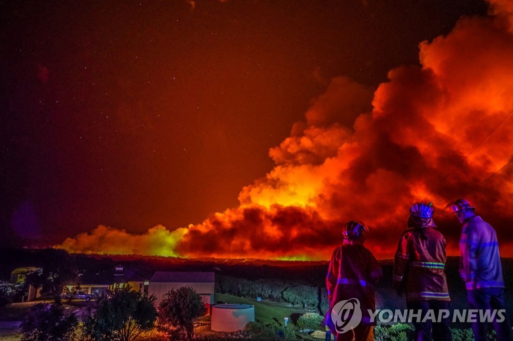 [월드&포토] 호주 서부서 잇따른 산불에 긴급 대피령