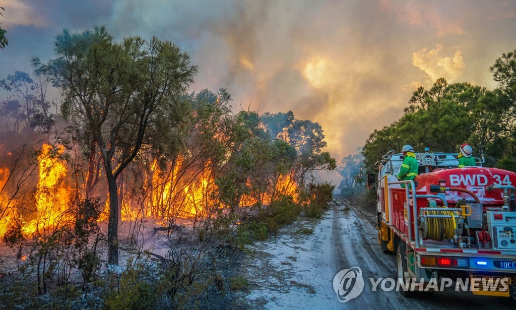 [월드&포토] 호주 서부서 잇따른 산불에 긴급 대피령