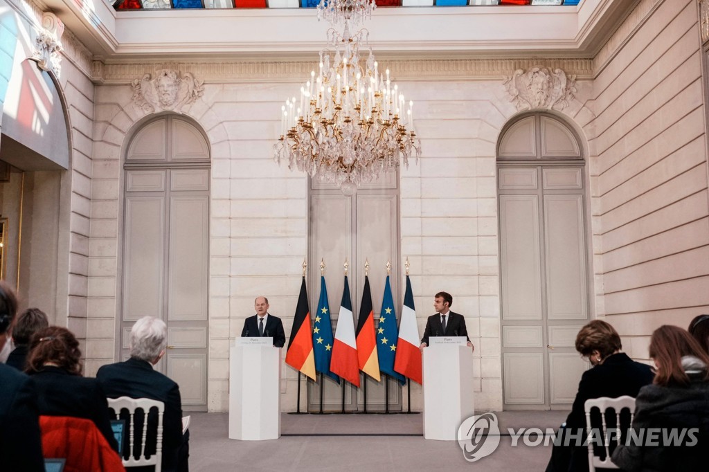 첫 해외순방지로 프랑스 찾은 독일 신임 총리…협력 강화 약속