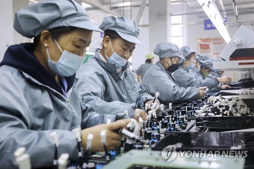 중국 11월 산업생산 증가세 이어가…소매판매 증가세 둔화