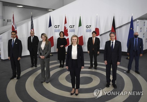 G7, 중·러 맞서 강력한 단합 강조…한·일도 마주칠 듯(종합)