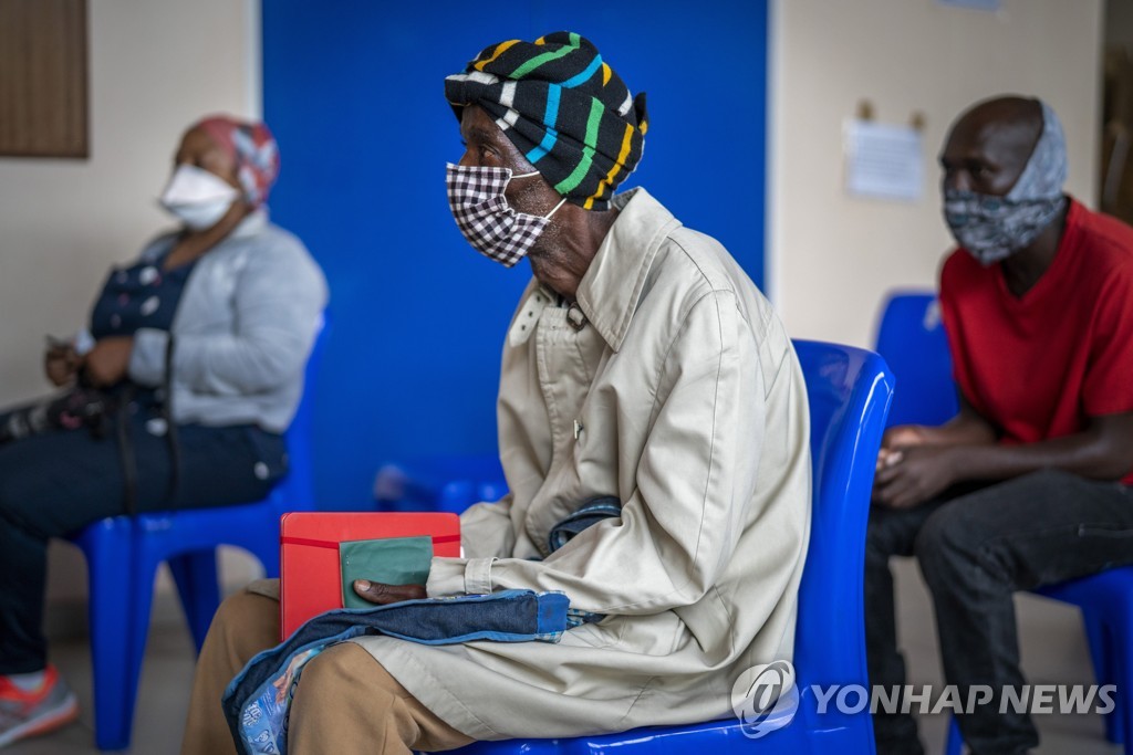 [고침] 국제(오미크론 입원율 낮나…"델타보다 덜 위험"…)