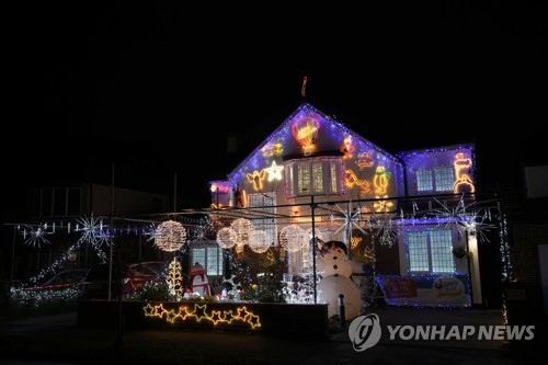 [르포] '오미크론 해일' 영국, 백신 맞으려 4시간 대기