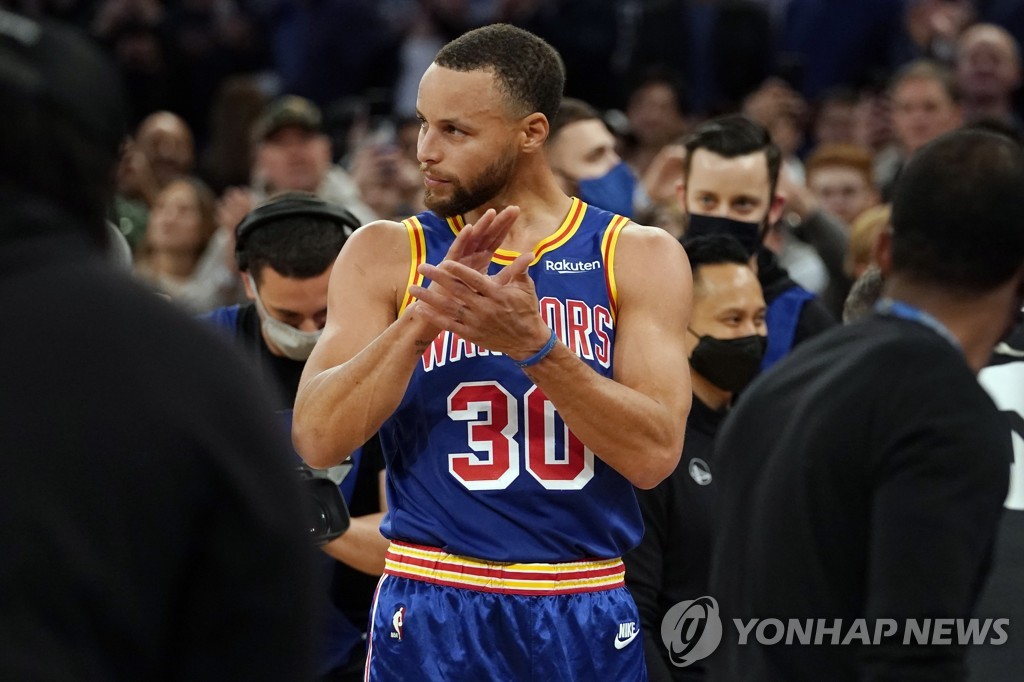 성지에서 역사가 된 커리…NBA 역대 3점 슛 1위 등극 '2천977개'(종합)