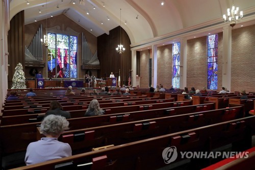 성탄예배 올해도 건너뛰나…美 교회 오미크론에 고민