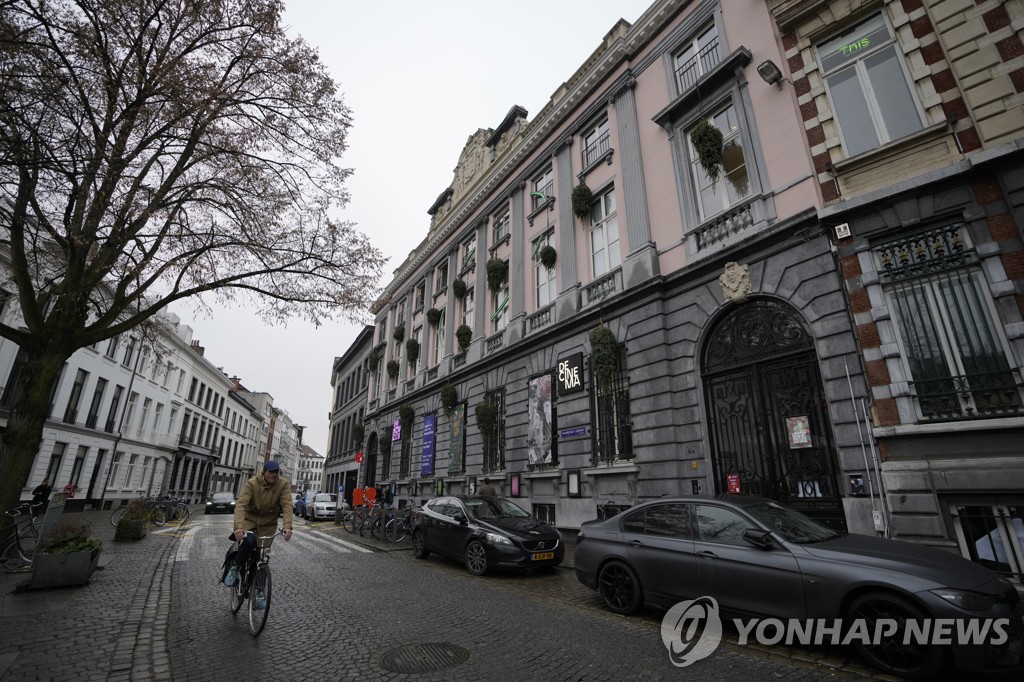 두번째 팬데믹 성탄절 맞은 지구촌…교황은 '대화' 촉구(종합)