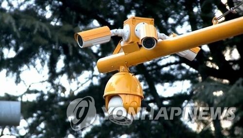 "부천시, CCTV 얼굴인식 기술로 확진자 동선확인 추진 논란"