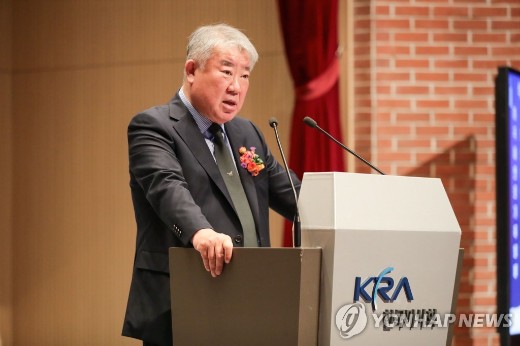 '측근 채용 강요·폭언 논란' 김우남 전 마사회장 재판 넘겨져