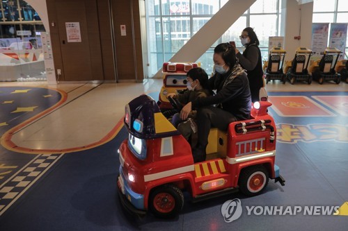 "공산당원은 세자녀 낳아야"…중국 관영매체 논평 논란