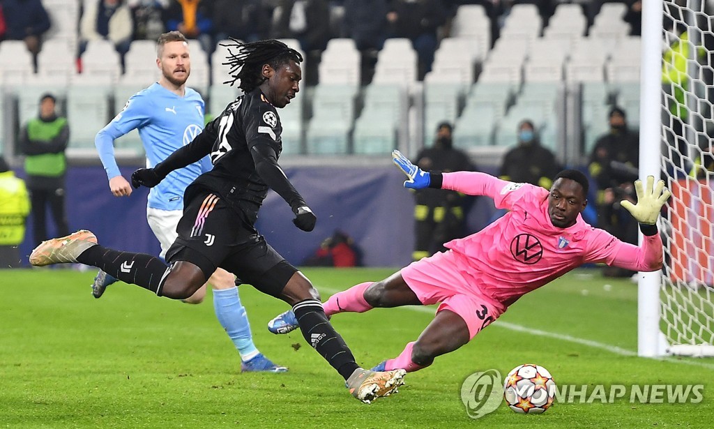 '위기의 명문' FC바르셀로나, 17년만에 UCL 조별리그 탈락