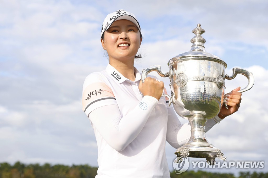 LPGA 3관왕 고진영 "올해의 단어는 '대반전'…내년엔 '꾸준함'"