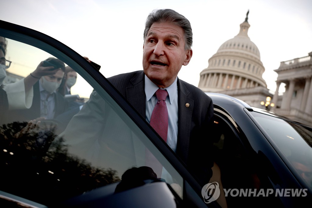 美 부통령 "러와 직접 대화 중…우크라 침공시 전례없는 제재"