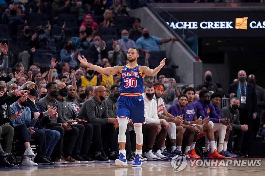 NBA 골든스테이트, 피닉스 19연승 저지…사흘만의 재대결서 설욕