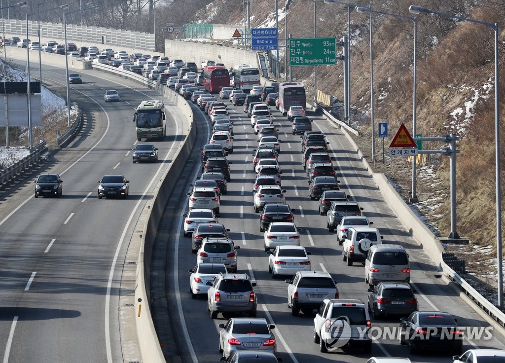 "강원권 고속도로 해맞이 차량 하루 평균 32만대 예상"