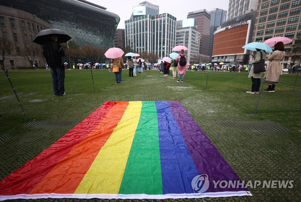 "트랜스젠더 존재 파악하라"…인권위, 국무총리에 권고 결정