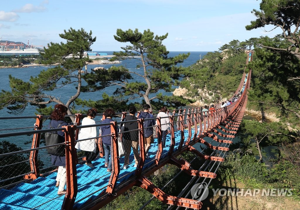 울산 대왕암 출렁다리 방문객 100만 명 돌파 코앞