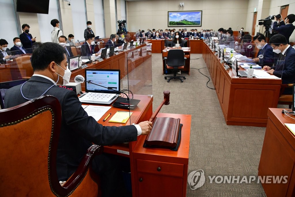 태아 장애도 '산업재해' 인정…태아산재법 환노소위 통과