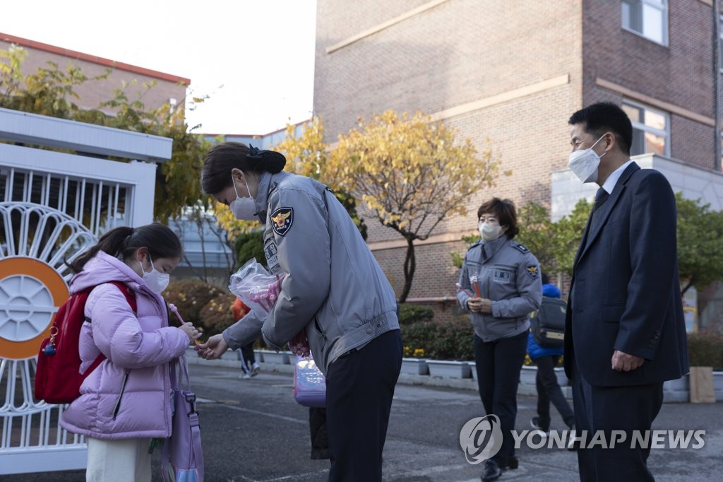 학폭 가해자 전학기록 학생기록부 남긴다…신고 없이도 학폭조사