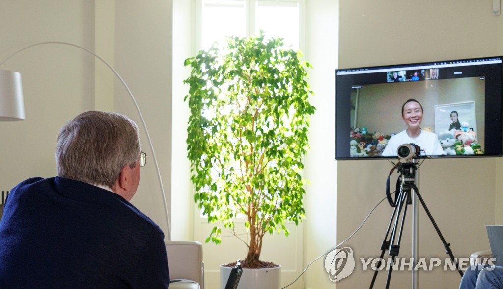 '펑솨이 소방수' IOC "두 번째 영상통화…내달 만나기로"(종합)