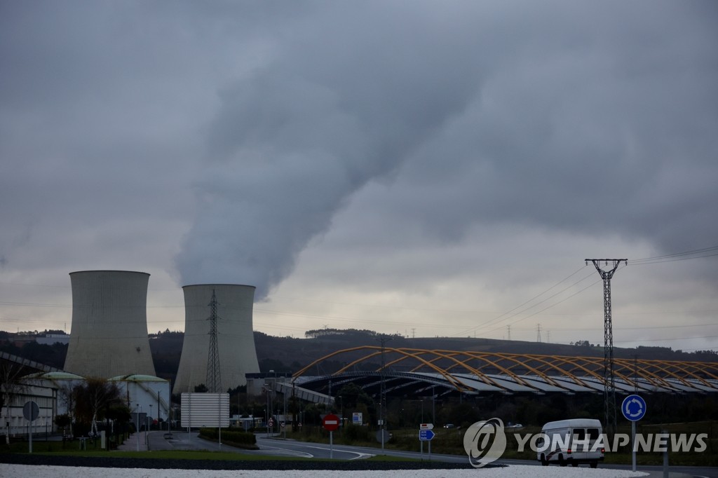 "내년 세계 석탄수요 역대 최대 전망"…석탄발전 증가 여파