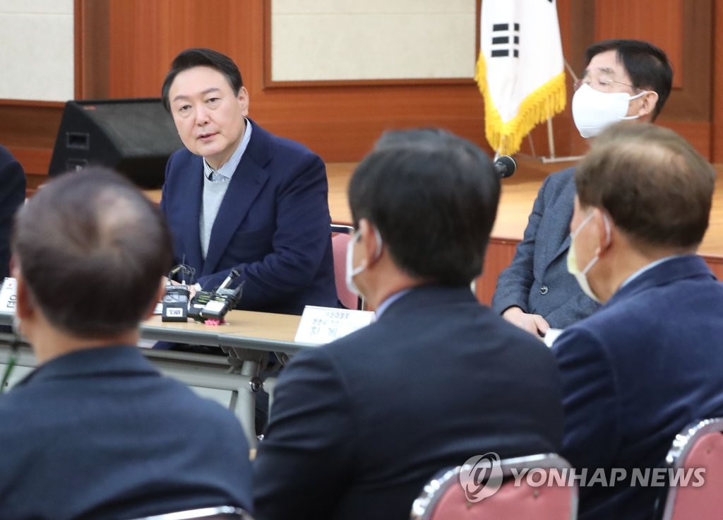 윤석열 "이준석, 리프레시하러 부산간 듯…당무 거부 아냐"