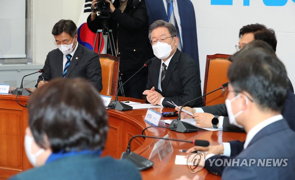 이재명, 코로나 긴급회의 소집 "특위 구성하고 당정협의 준비"