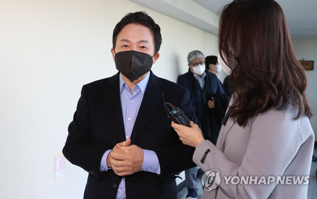 野 "삼성 팔 비틀어 '기본소득 주문제작'"…이재명 때리기