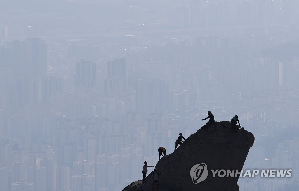 [날씨] 전국 포근한 날씨…수도권·서해안은 미세먼지 '나쁨'