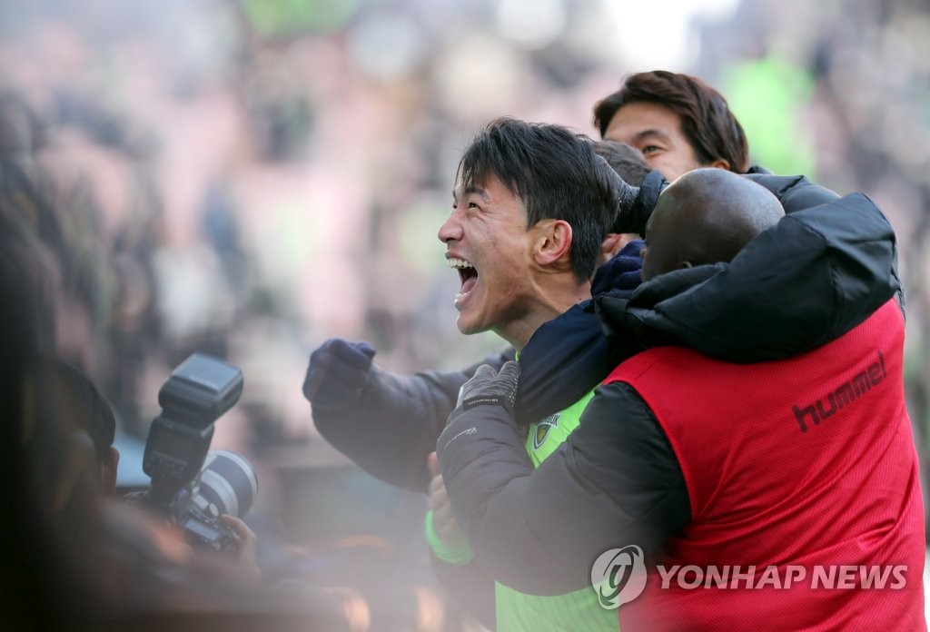 전북, K리그1 최초 5연패·최다 9번째 우승…울산 10번째 준우승
