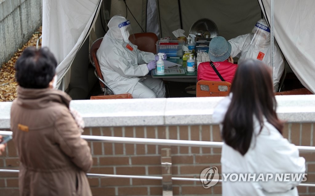 전북 나흘째 세자릿수…교육·종교시설·목욕탕 집단감염 지속