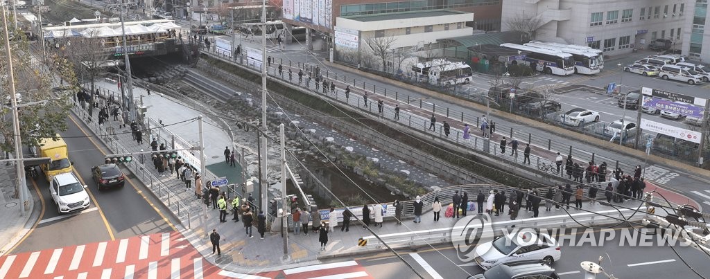 [속보] 코로나19 어제 63명 사망, 누적 4천20명