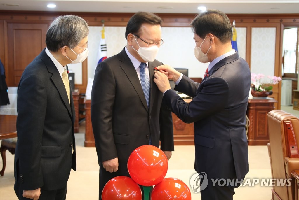 김총리, 사회복지공동모금회 성금 기부…"나눔 널리 퍼지길"